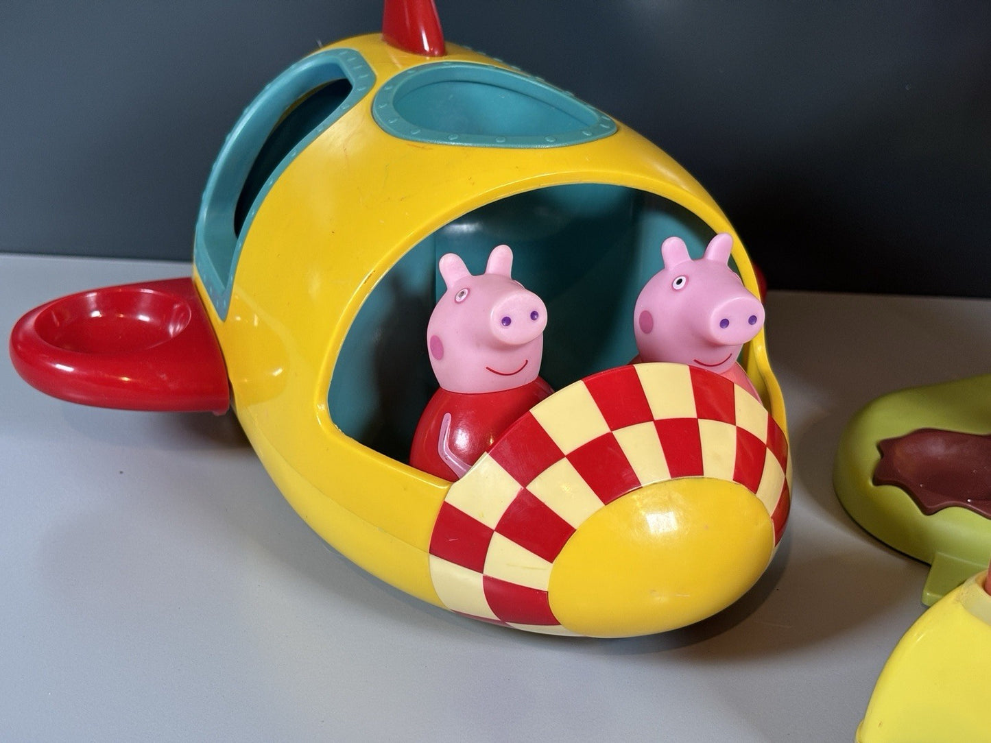 Peppa Pig Weebles Bundle. Car Playhouse Train Plane & 11x Weebles