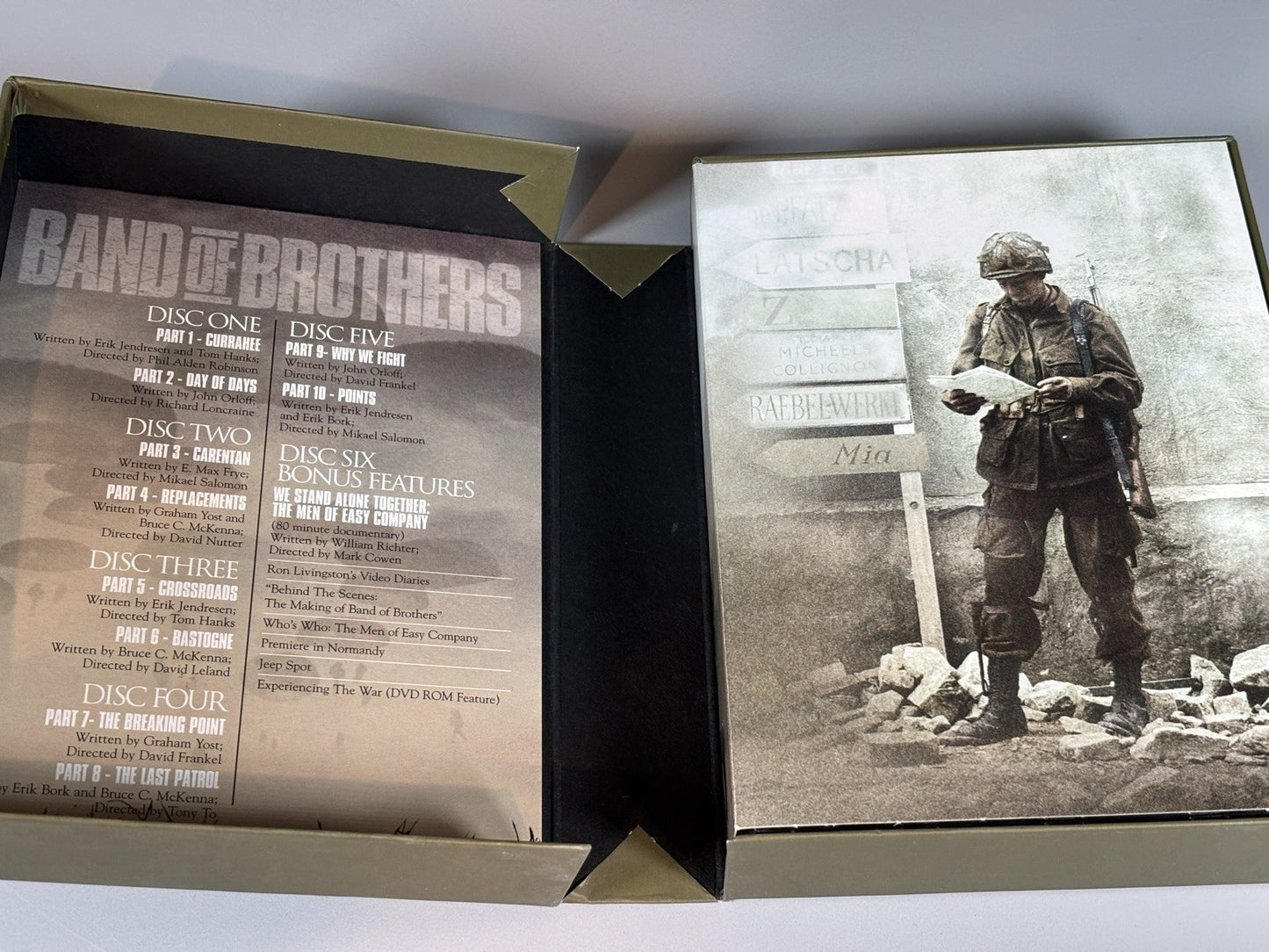 BAND OF BROTHERS Complete Series Commemorative Gift Set X 6 Discs CG P21