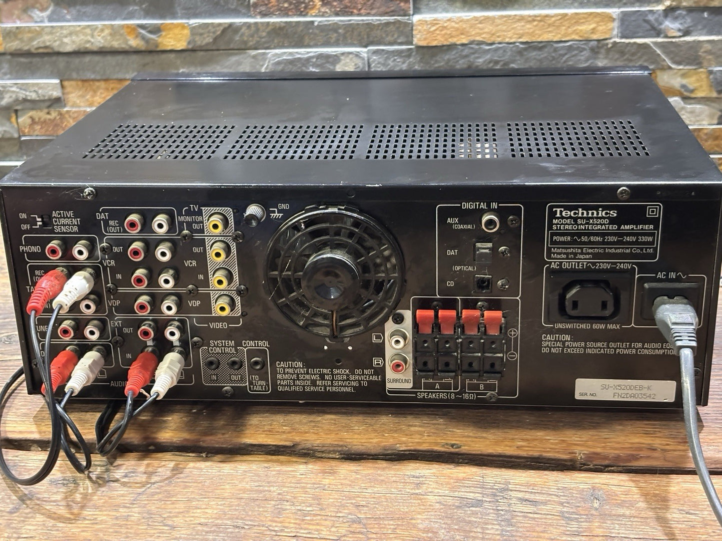 TECHNICS SU-X520D INTIGRATED STEREO AMPLIFIER