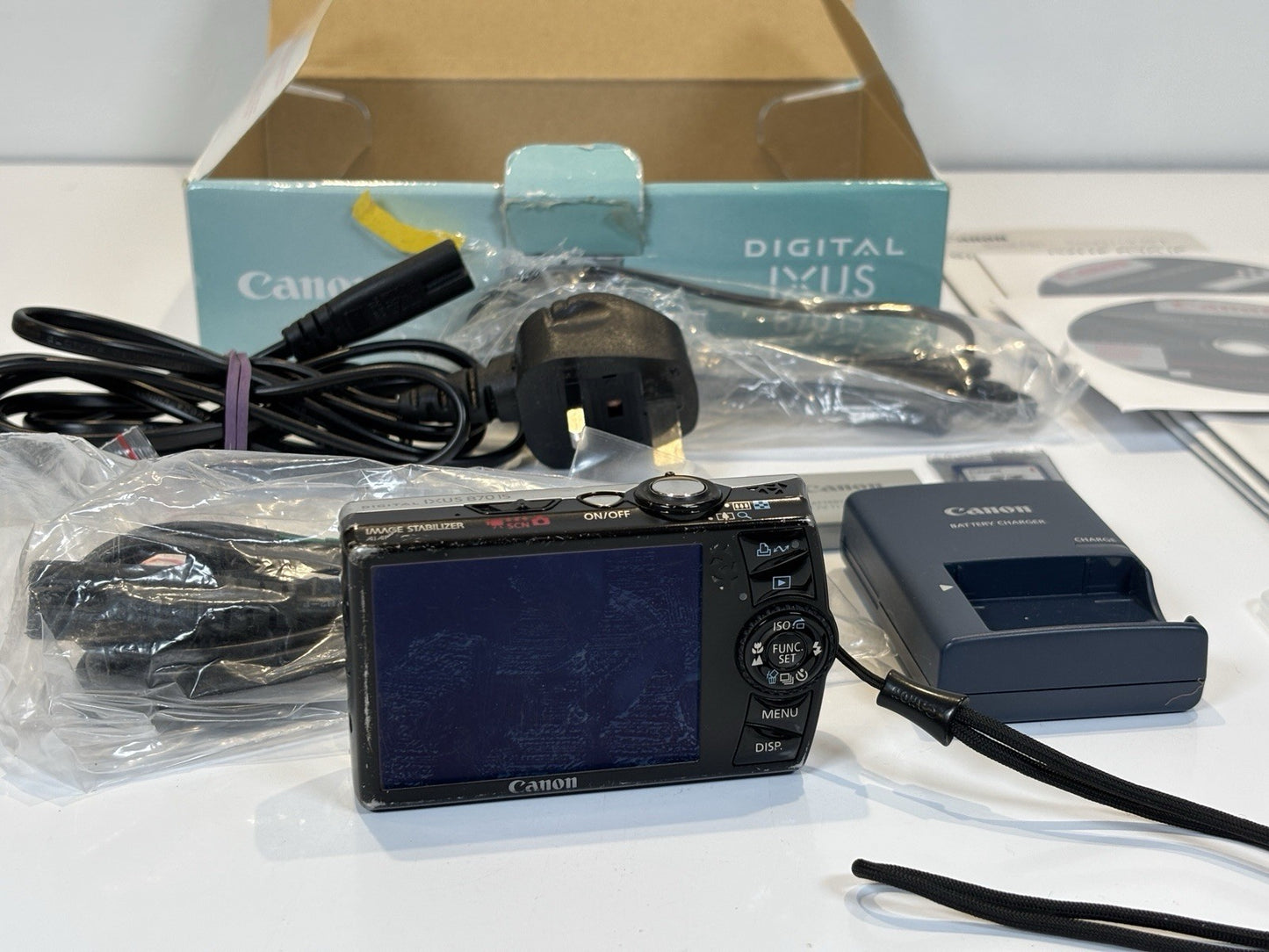 Canon IXUS 870 IS Digital Camera Image Stabilizer 4x Zoom Great Condition