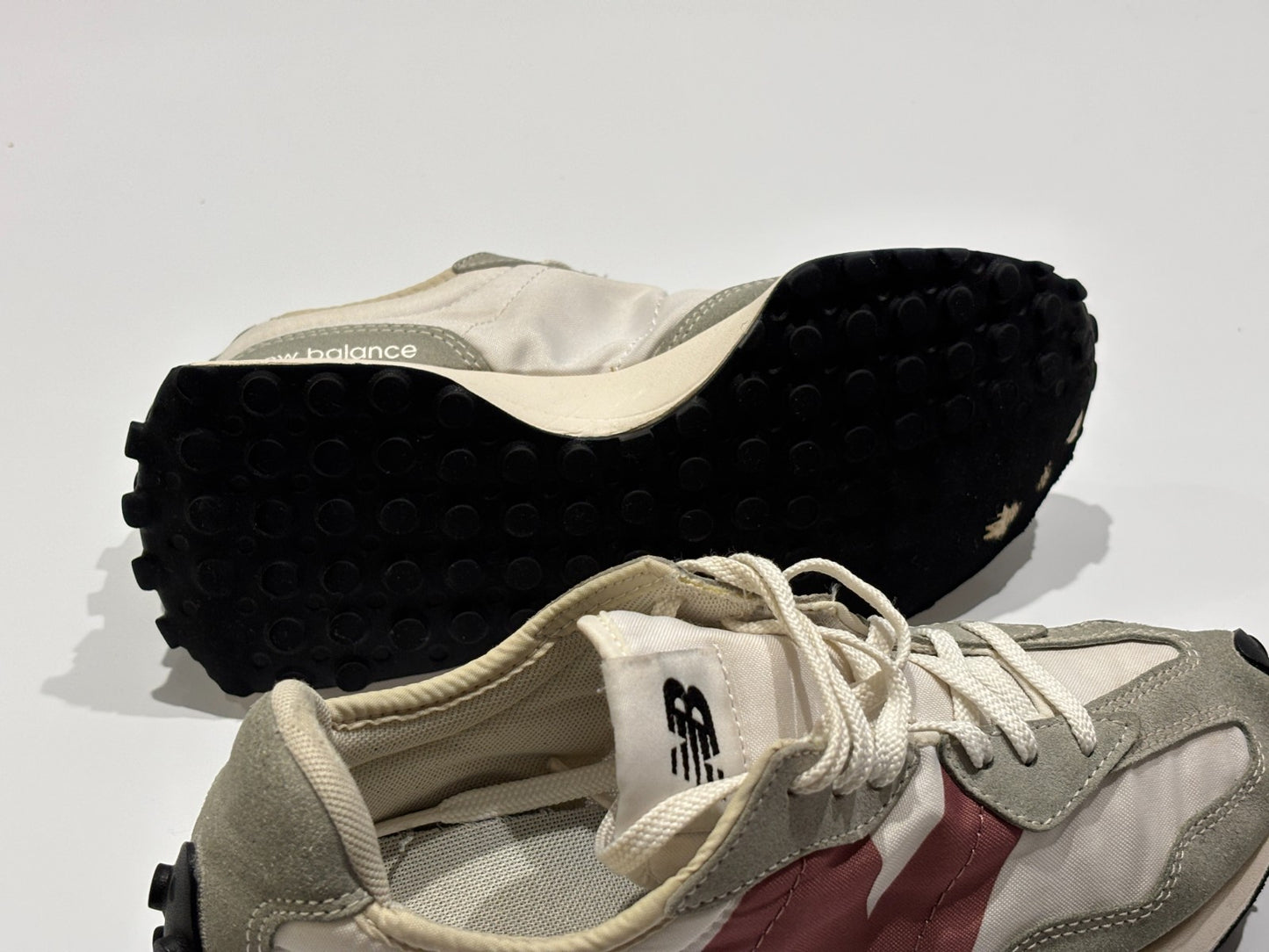 New Balance 327 Trainers - White Burgundy - Size UK 6