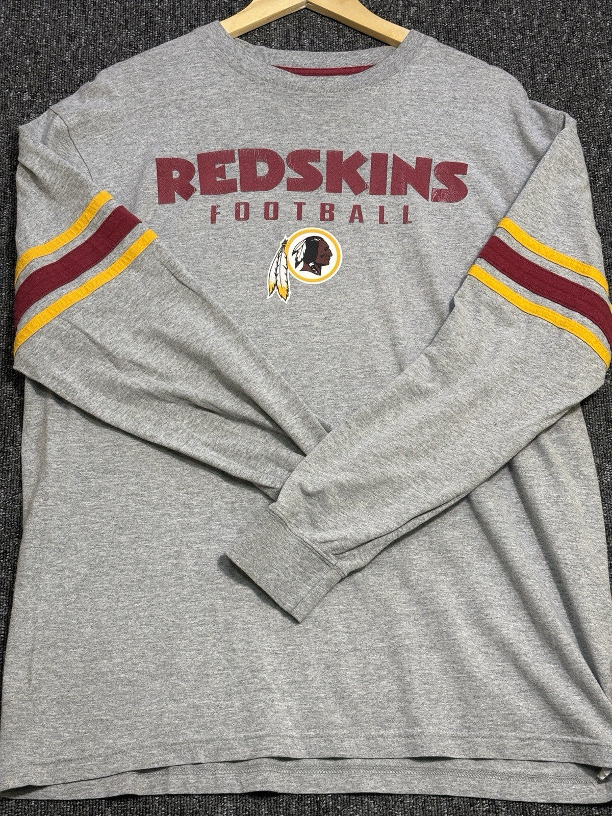 Washington Redskins T-Shirt Men’s Large NFL Sports Long Sleeve Graphic Print