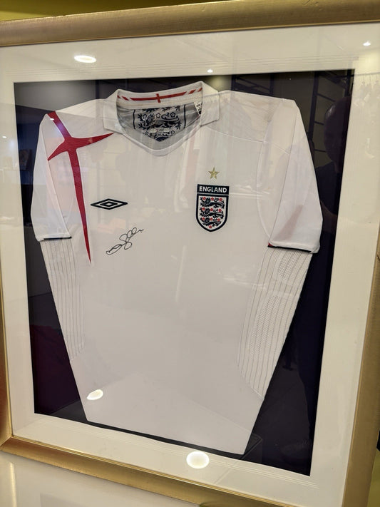 David Beckham Signed Framed 2006 England Shirt Jersey