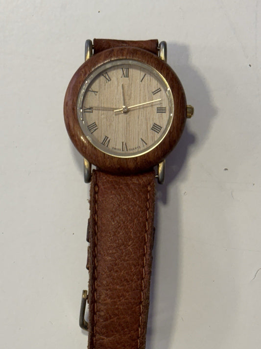 Swiss’ Gents /ladies/Trendy Quartz Watch .