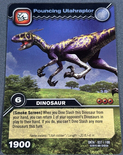 DKTA 037/100  POUNCING UTAHRAPTOR  Dinosaur King Rare Silver Foil Trading Card