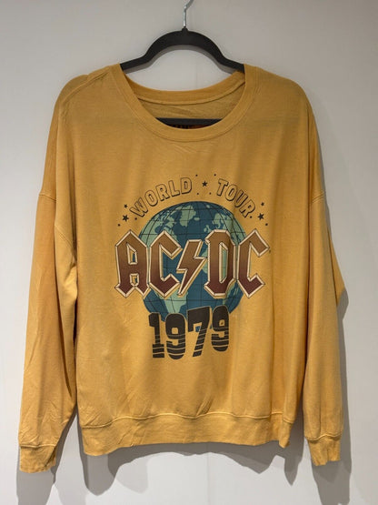 AC/DC World Tour band crew size Large
