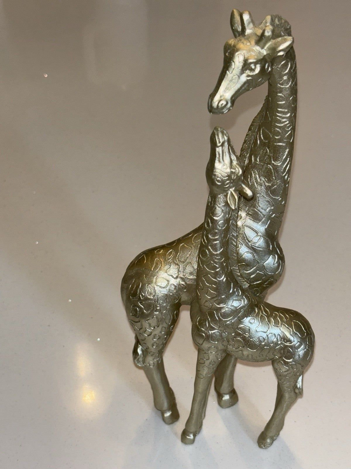 Gold Resin Giraffe Mother & Baby ornament approx 29cm tall