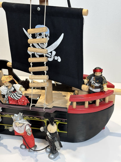 Le Toy Van Barbarossa Pirate Ship & 8x Character Figures