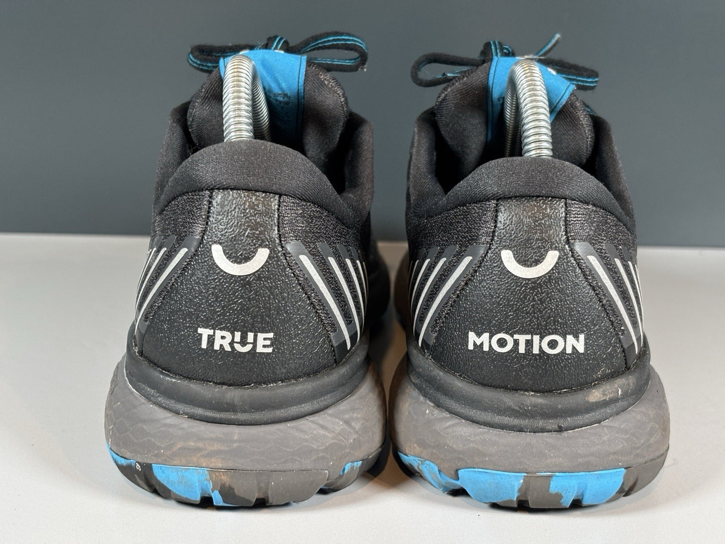TRUE MOTION NEVOS ELEMENTS MENS RUNNING TRAINERS UK 7 US 8 RRP £140