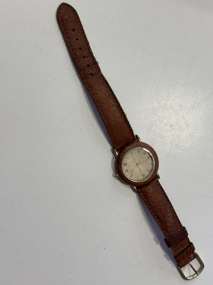 Swiss’ Gents /ladies/Trendy Quartz Watch .