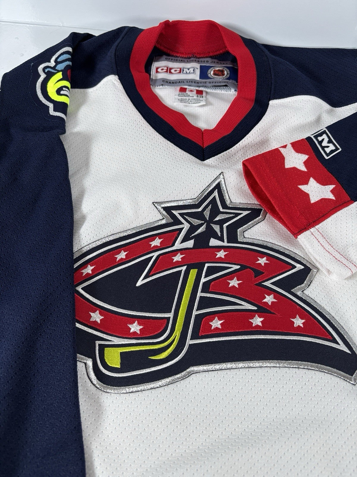 Vintage CCM Columbus Blue Jackets NHL Youths L/XL Air-Knit Hockey Jersey Canada