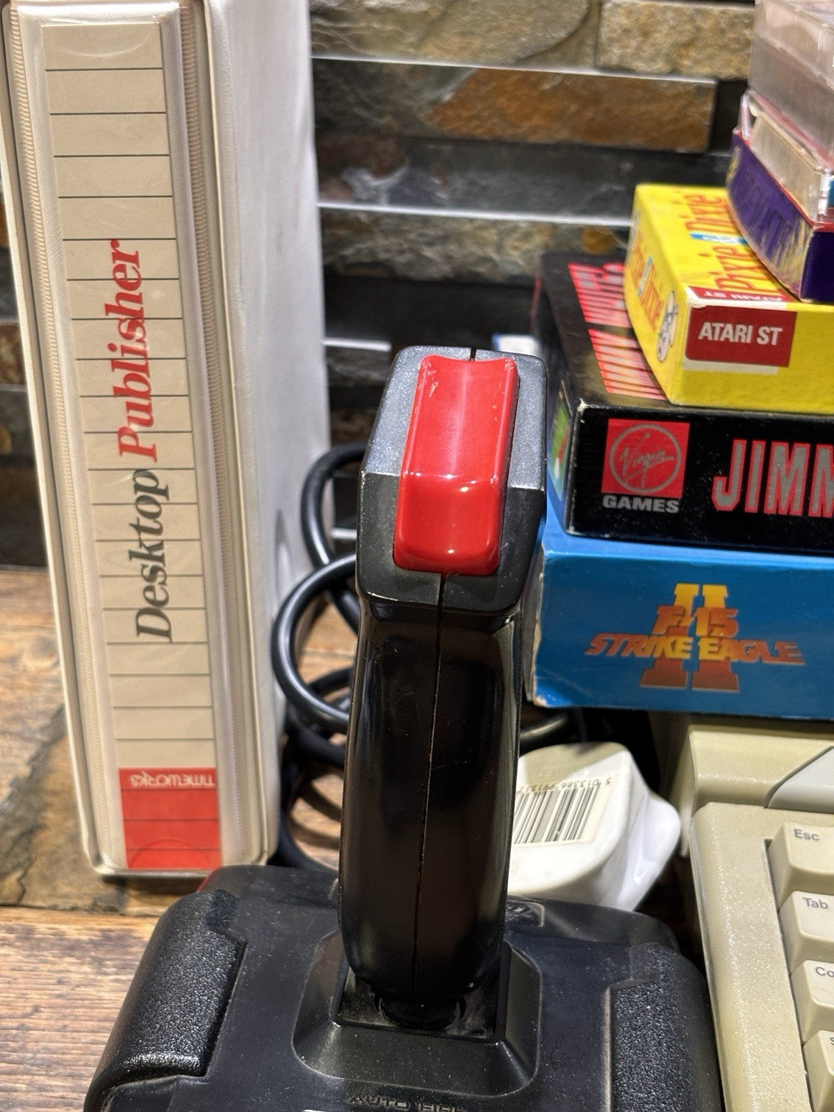 Atari 1040STe computer +  Job Lot Of Games, Discs, Books, Mouse, Joystick Etc