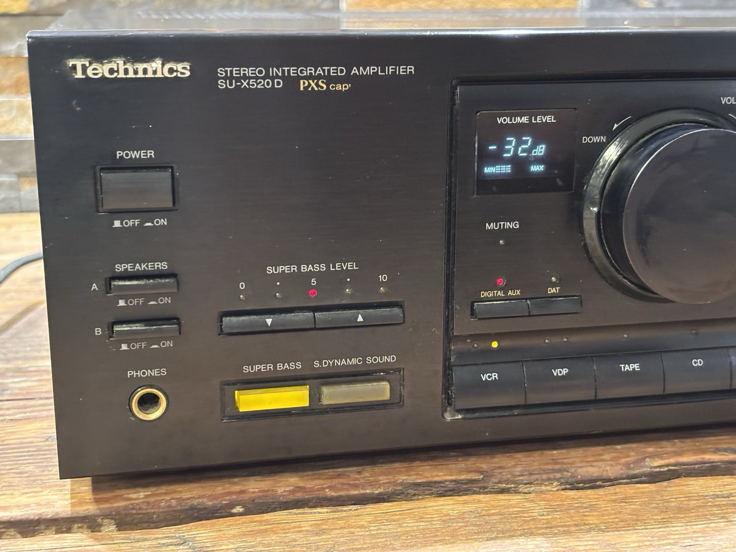 TECHNICS SU-X520D INTIGRATED STEREO AMPLIFIER
