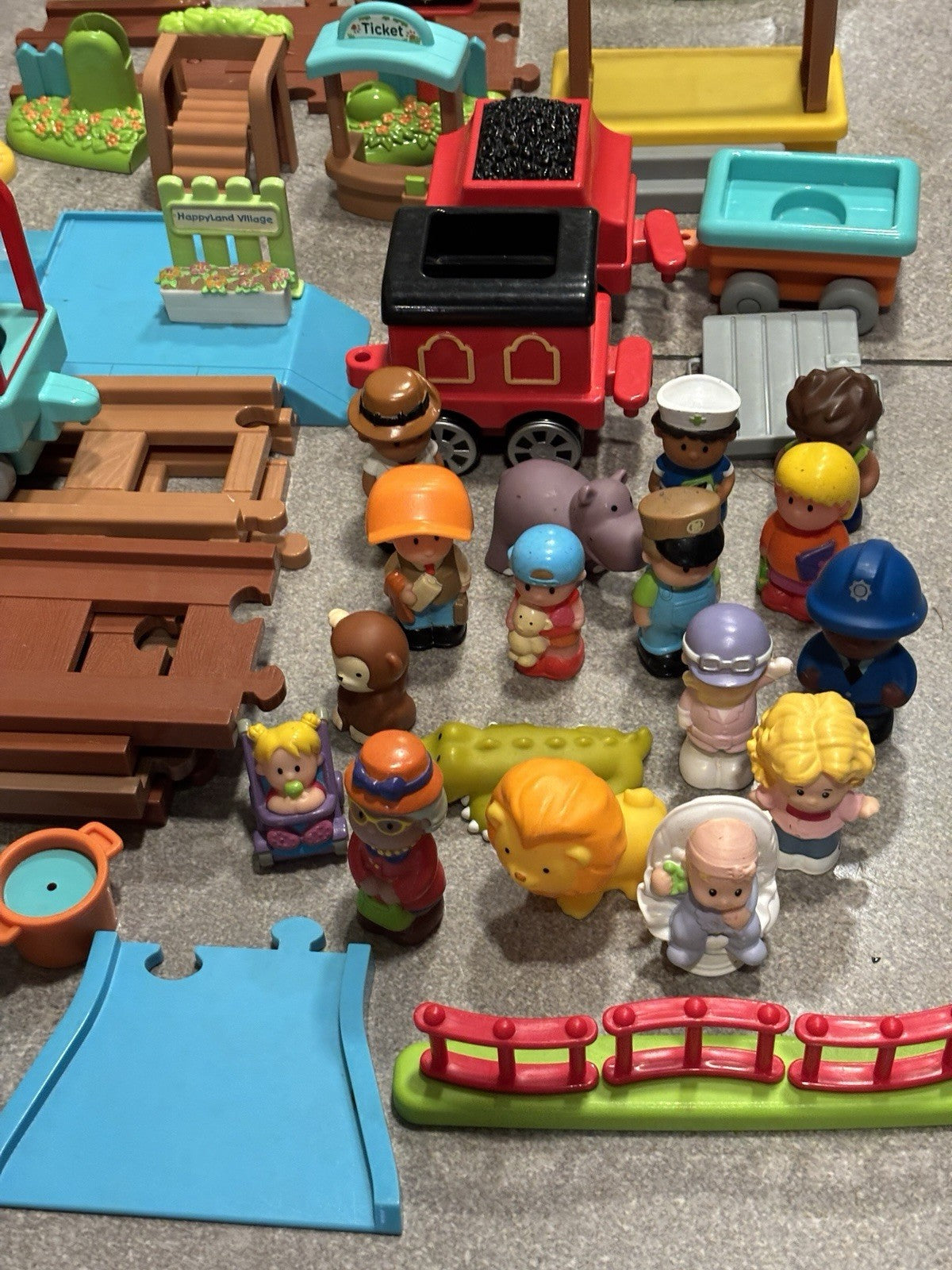 ELC Happyland Bundle Train Set, People, Animals, Accessories