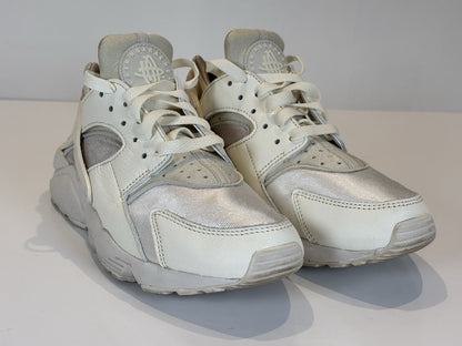 Nike women’s Huarache Pink And White UK Size 6
