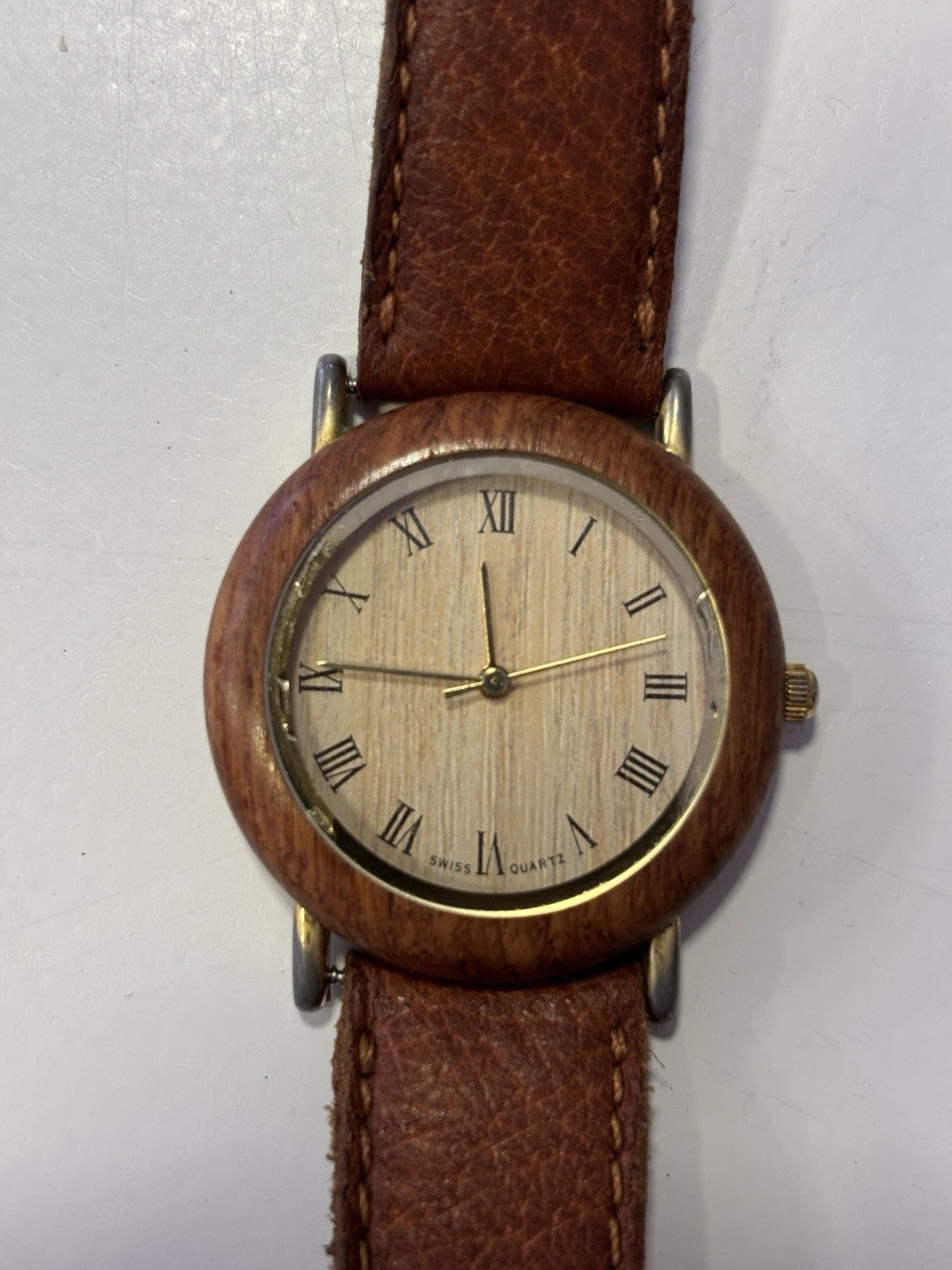 Swiss’ Gents /ladies/Trendy Quartz Watch .