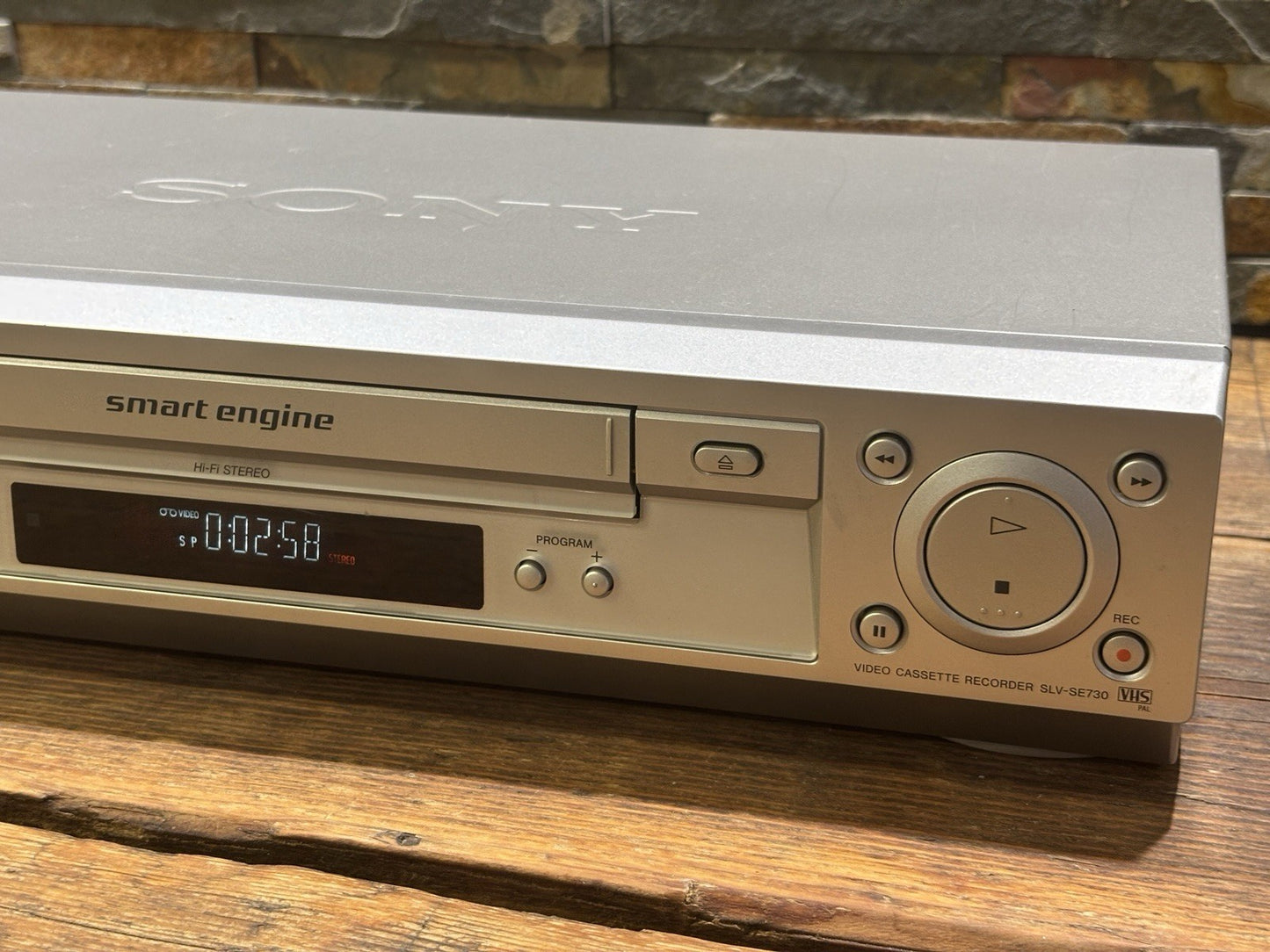 Sony SLV-SE730 VCR Video Cassette Recorder VHS Cassette Tape PAL SLV-SE730G