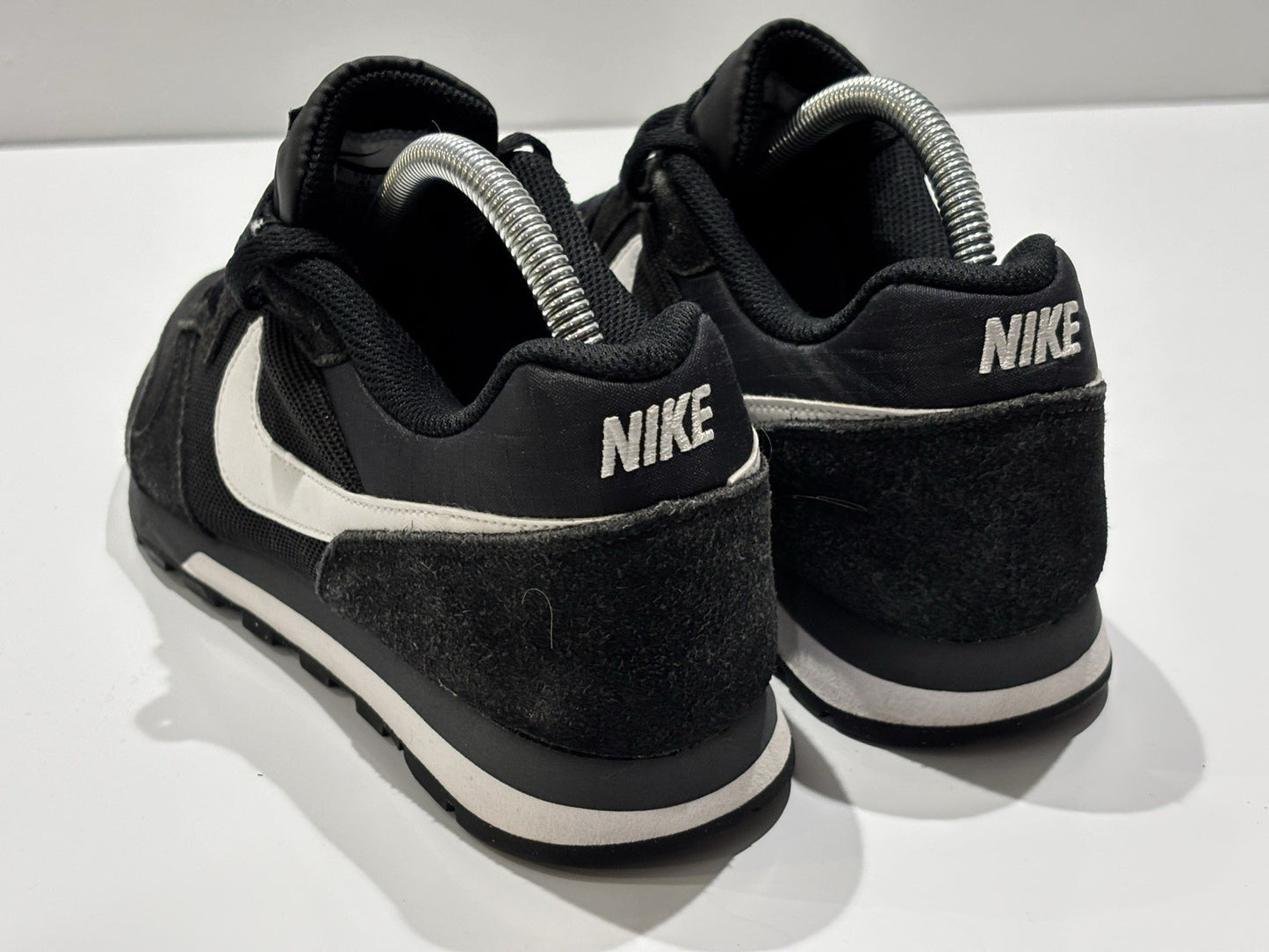 Nike MD Runner 2 Black Trainers Sneakers Size UK 11