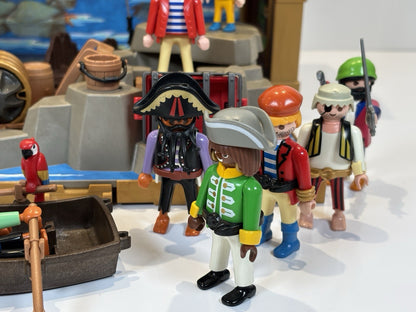 Playmobil Take Along Pirates Treasure Chest 14x Figures & Lots of Accessories