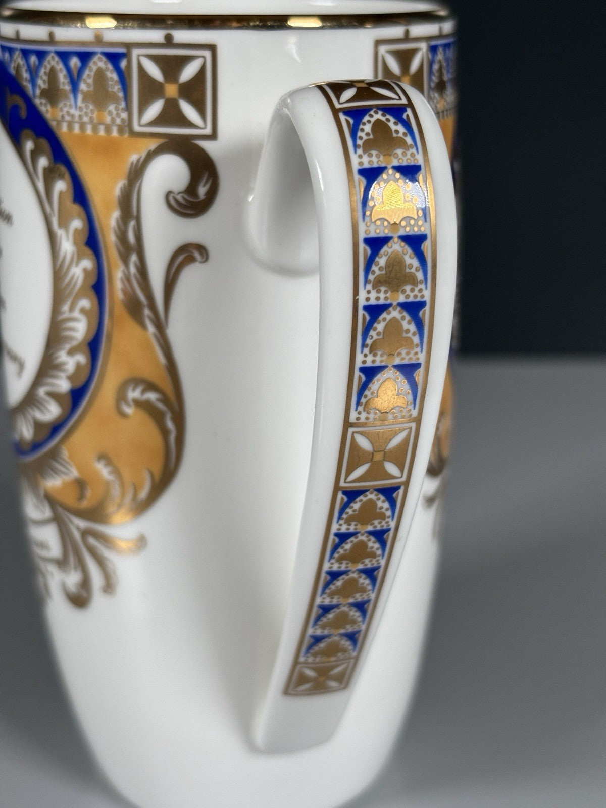 2x Hudson Middleton Golden Jubilee 1952/2002 Fine Bone China Mugs 135mmx70mm