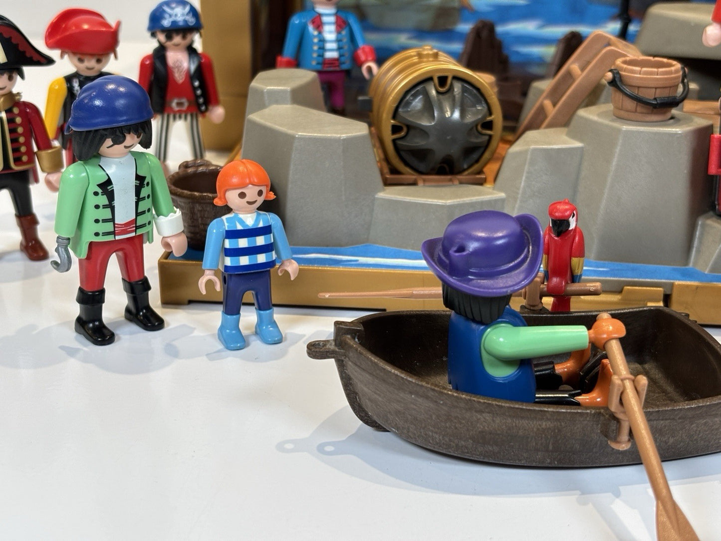 Playmobil Take Along Pirates Treasure Chest 14x Figures & Lots of Accessories