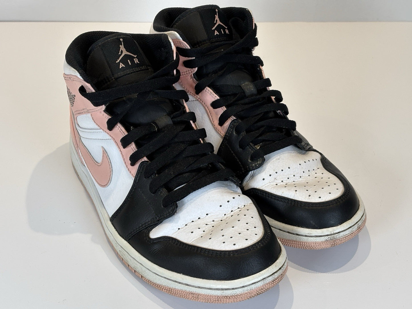 NIKE AIR JORDAN 1 MID SIZE UK9