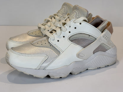 Nike women’s Huarache Pink And White UK Size 6