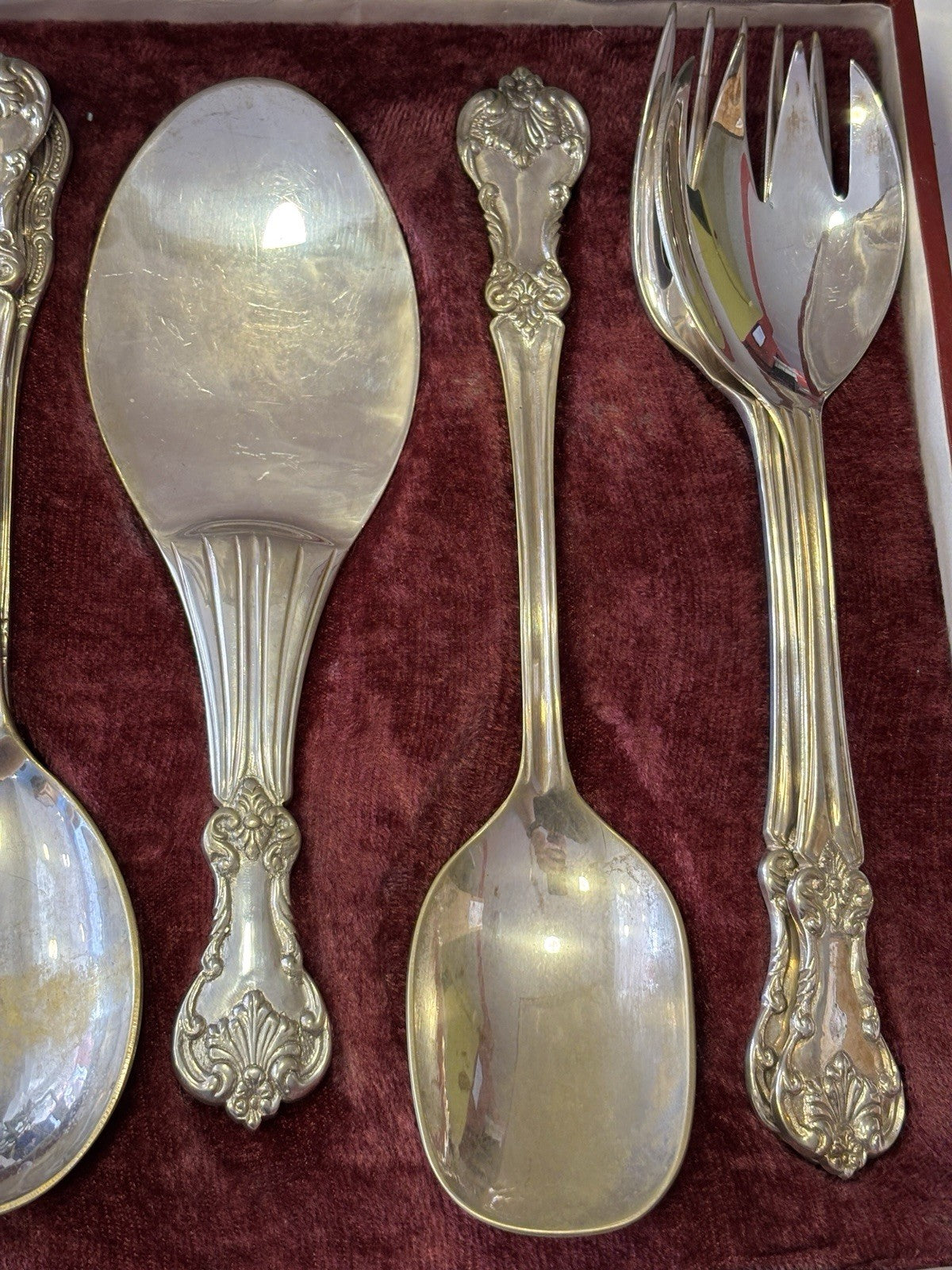 8 Vintage Silver Played Flatware In Case