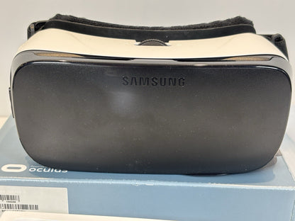 Samsung Gear VR Headset Oculus Smartphone Compatible Frost White Black Boxed New