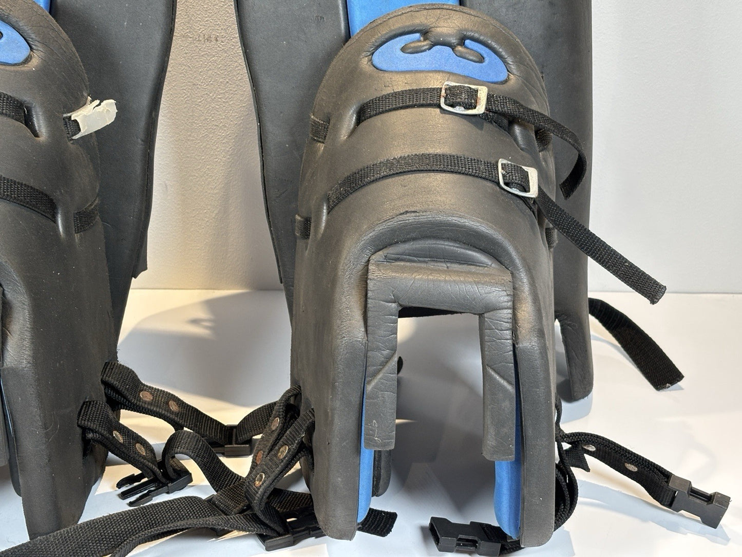 Hockey Goalkeeper Leg Guard Pads And Kickers, Size 61cm/24.5" High