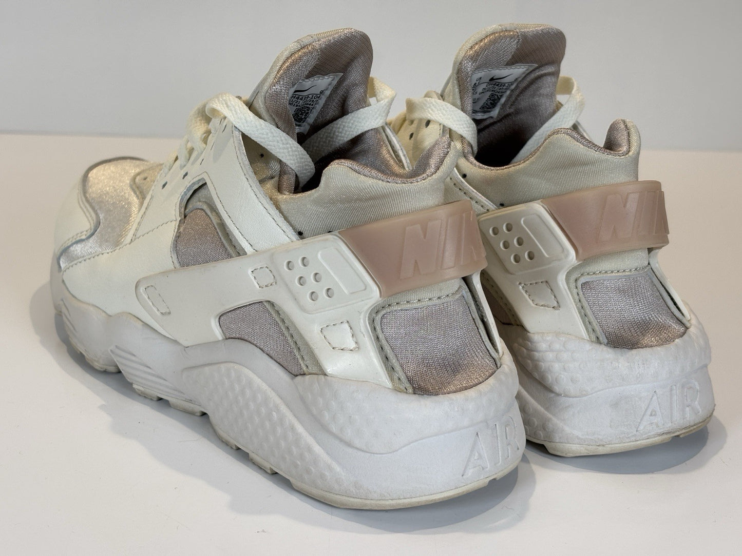 Nike women’s Huarache Pink And White UK Size 6