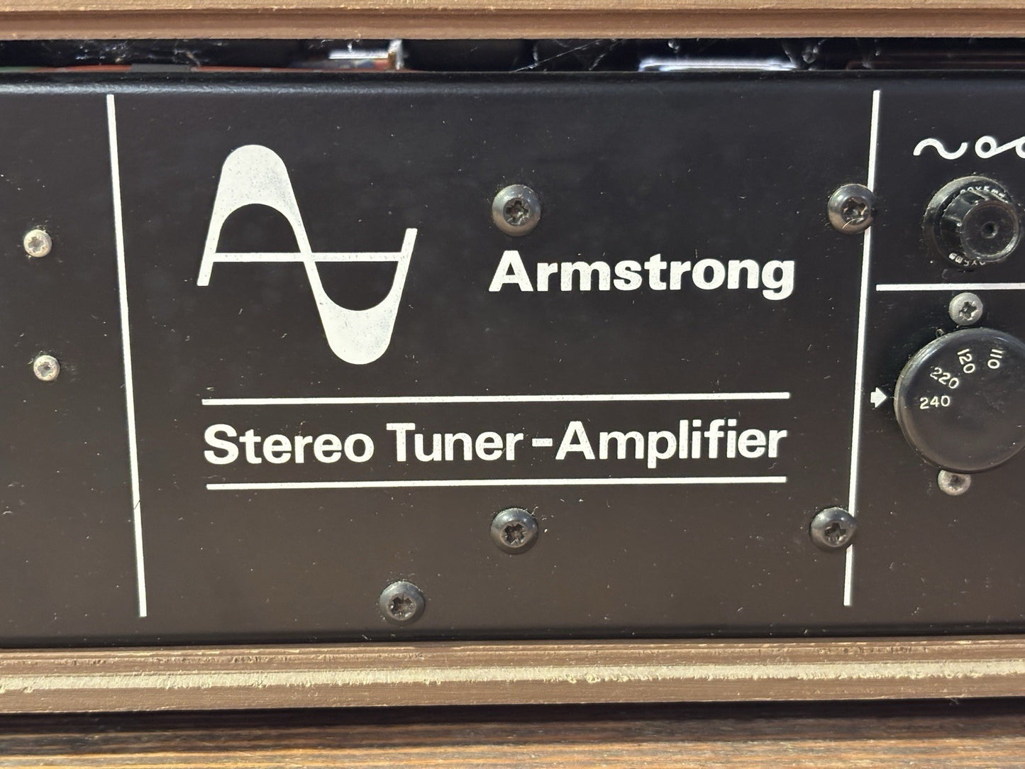 Armstrong 526 Stereo tuner amplifier. Does Not Power On.