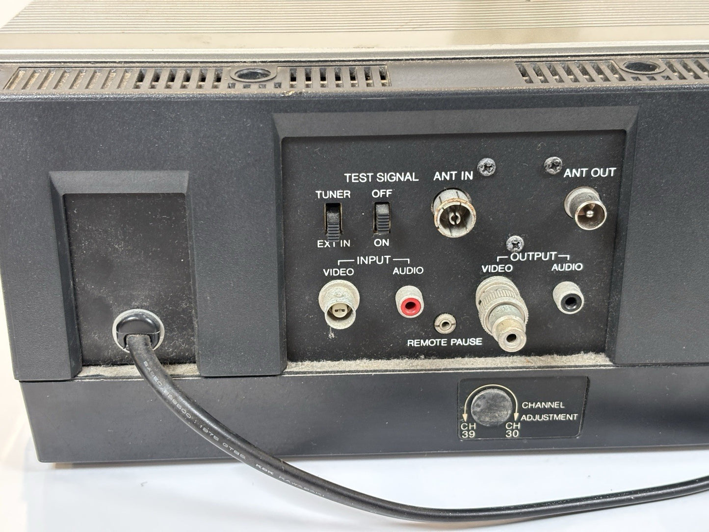 Sanyo VTC 5000 Betacord Betamax Recorder Tested for Power READ DESCRIPTION