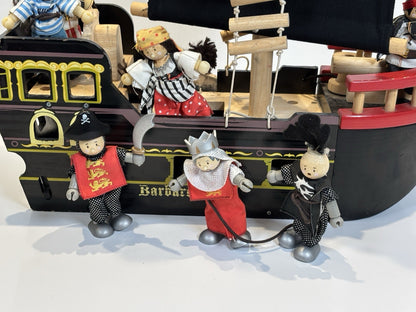 Le Toy Van Barbarossa Pirate Ship & 8x Character Figures