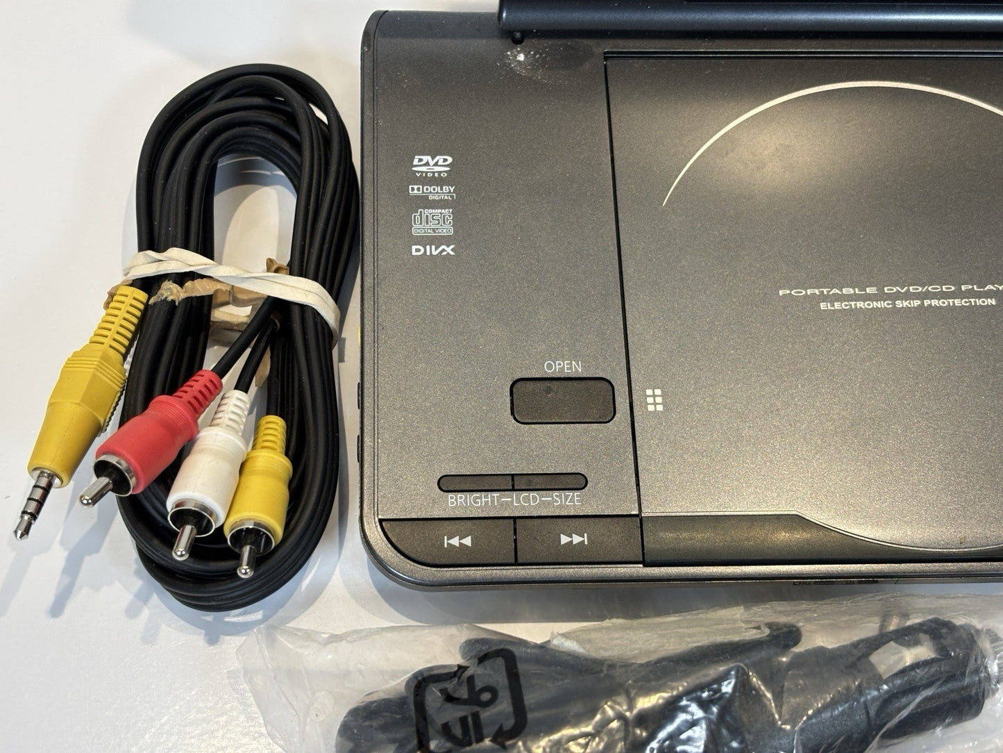 Panasonic DVD-LS70 Portable DVD Player (7")