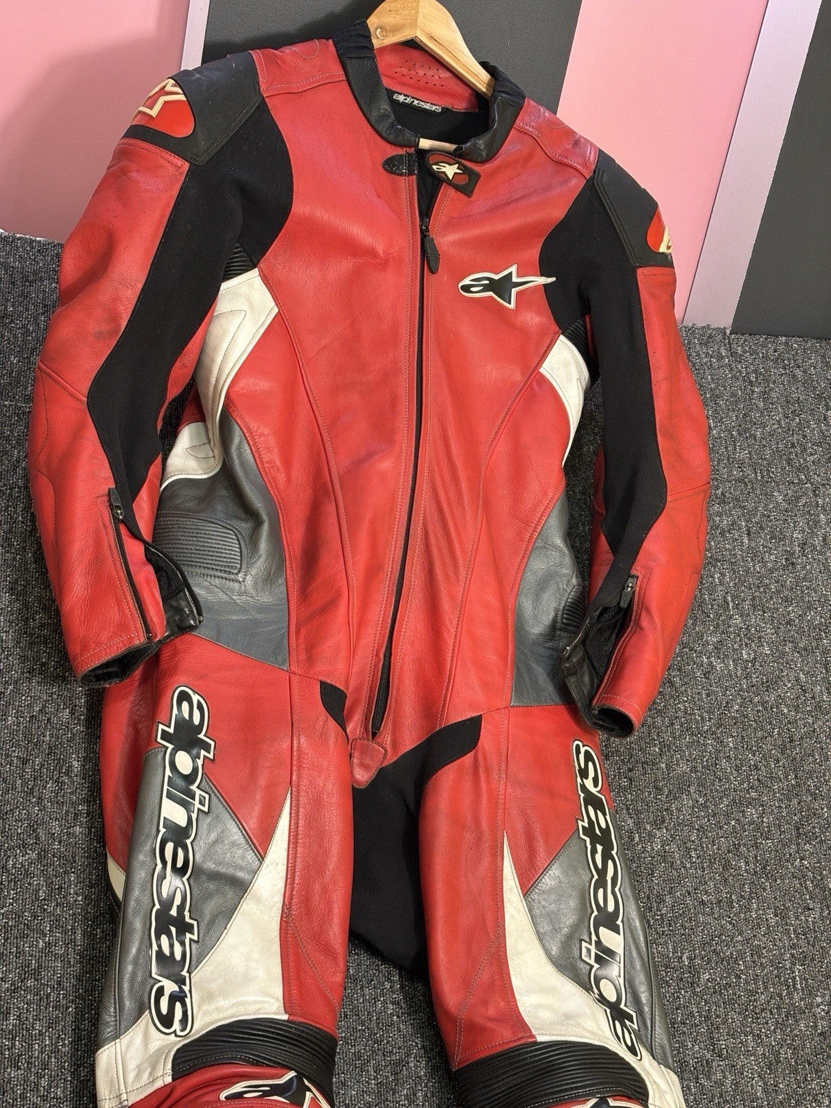Alpinestars One Piece Leather Suit Size 42 (EUR 52)