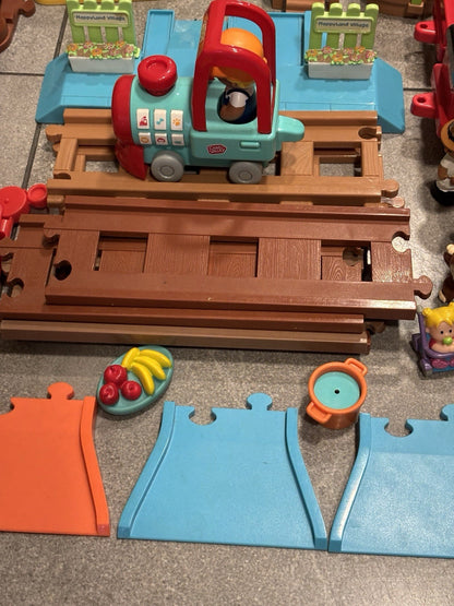 ELC Happyland Bundle Train Set, People, Animals, Accessories
