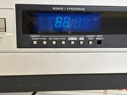 Sanyo VTC 5000 Betacord Betamax Recorder Tested for Power READ DESCRIPTION