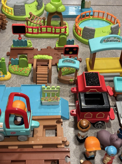 ELC Happyland Bundle Train Set, People, Animals, Accessories