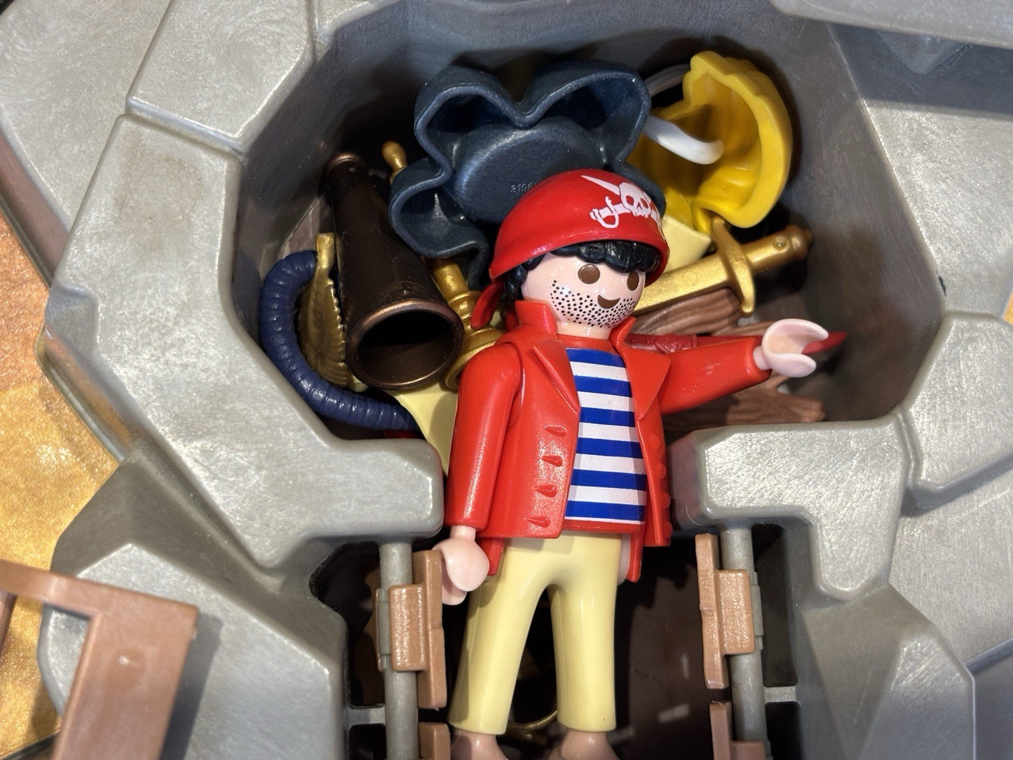 Playmobil Take Along Pirates Treasure Chest 14x Figures & Lots of Accessories